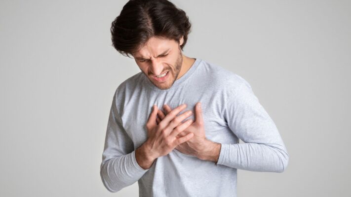 Siddetli gogus ve sirt agrisi hangi hastaliklarin belirtisidir