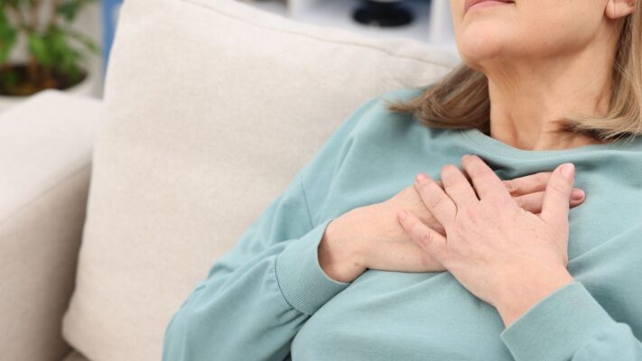 Yalanci Kalp Carpintisi Nedir Neden Olur